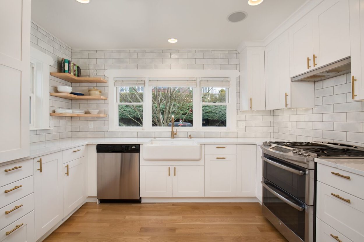 white-kitchen-large-profile-subway-tile