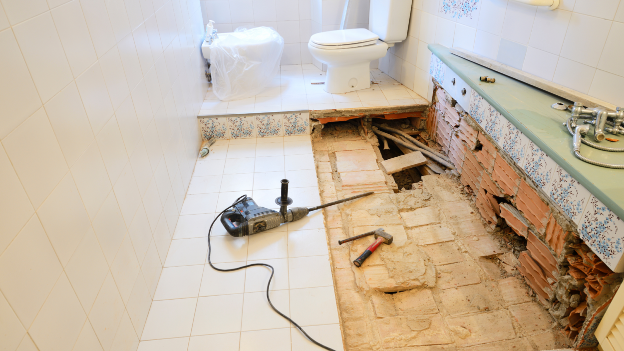 Renovating An Old House In Seattle What You Need To Know   Renovating An Old House 1250x703 